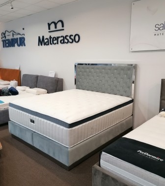 Łóżko kontynentalne z materacem King Ferreti 